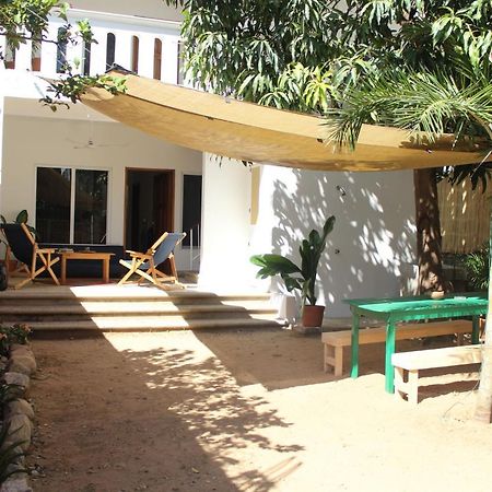 Mi Puerto Beach Hostel Пуэрто-Эскондидо Экстерьер фото